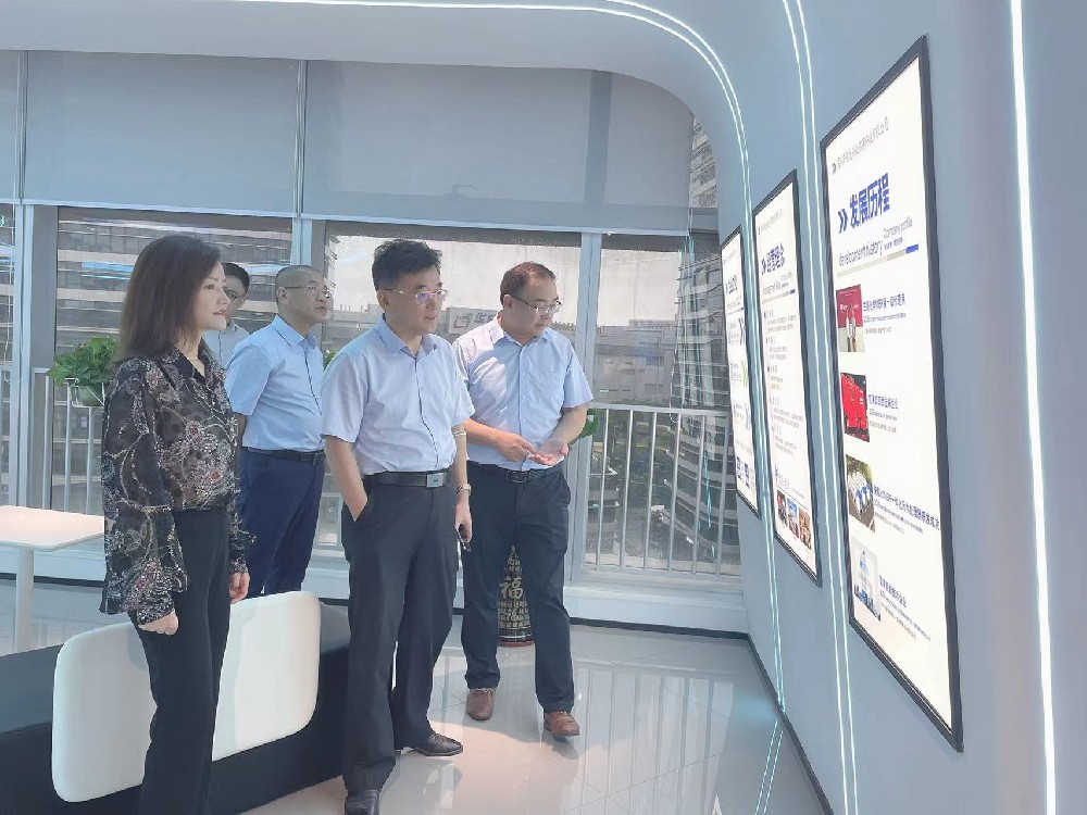 熱烈歡迎廣業(yè)集團(tuán)董事長(zhǎng)和各位領(lǐng)導(dǎo)蒞臨我司參觀指導(dǎo)